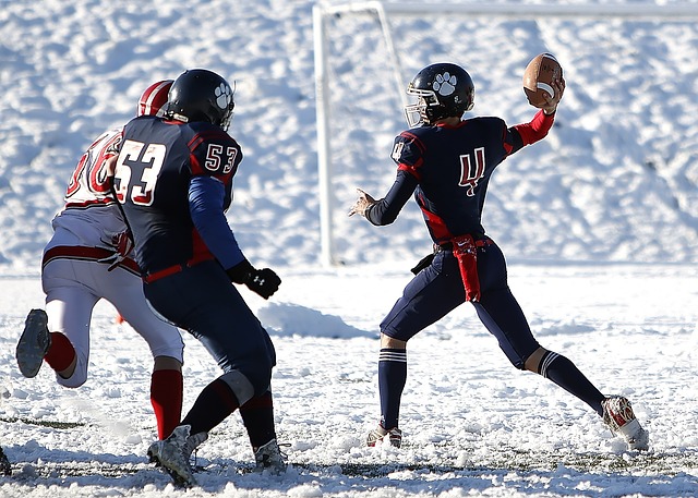 联球员挥肘 联球员挥肘
